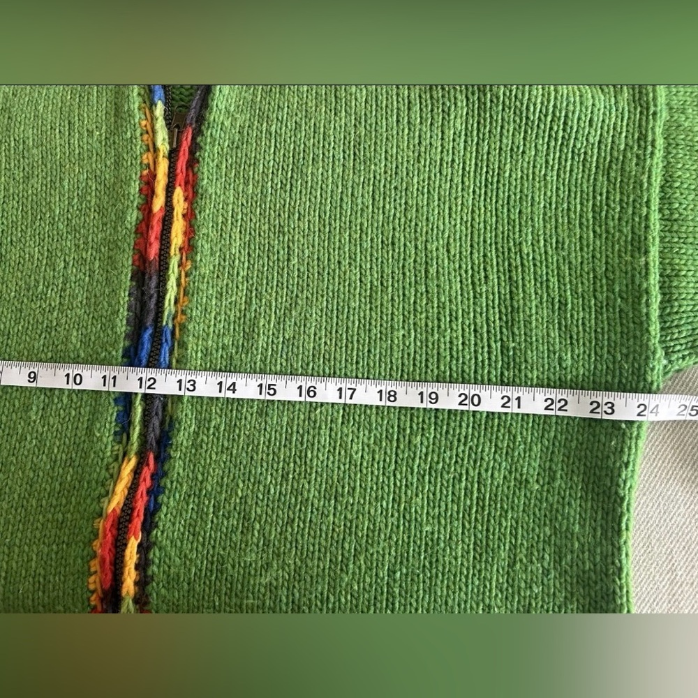 1990s Chunky Green Wool Hand Knit Cardigan Zip Up Large Pointed Hood Equador - Picture 13 of 15